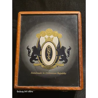 Photo of Onyx Reserve Toro 50x6 Empty Wooden Cigar Box Dominican Republic Vintage