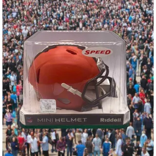 Photo of Cleveland Browns Riddell Speed Mini Helmet