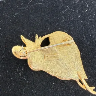 Photo of VINTAGE TRIFARI Gold Tone Leaf Flower Brooch Signed Textured Floral Pin 2 in MCM