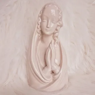 Photo of Vintage MCM White Porcelain Praying Madonna Virgin Mary Statue 9.25"
