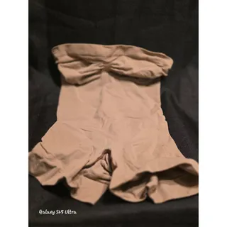 Photo of SKIMS Seamless Sculpt Strapless Shortie Bodysuit Small Sienna Tan NWOT
