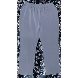 Photo of NWOT! LL Bean Women's Perfect Fit Pants, Original Tapered-Leg