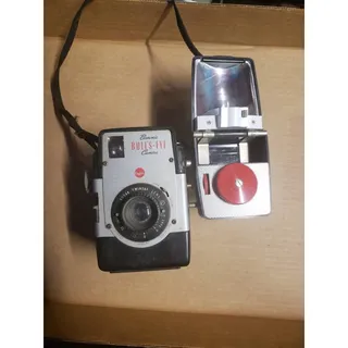 Photo of Kodak Brownie Bulls-Eye Camera with Flash