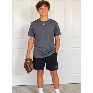 Photo of Under Armour Youth Charcoal Gray Short Sleeve Performance Tee Size YXL NWT