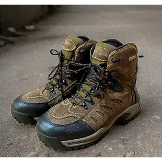 Photo of Cabelas Dry-Plus Waterproof Hiking Boots Mens Size 9.5 D Brown Suede Hunting