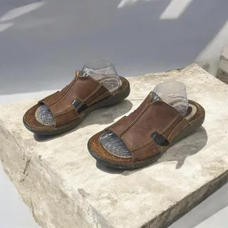 Photo of Børn Flores II Men's Sz 9 Brown Leather Comfort Sole Slide Sandals Summer Casual