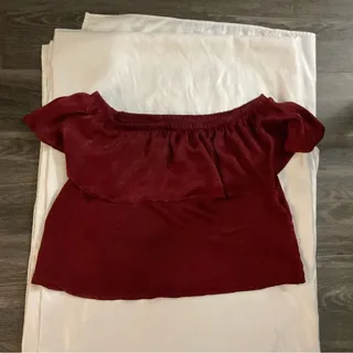 Photo of Urban Outfitters Maroon Off Shoulders Ruffle Accent Top M Casual Classic RenFair