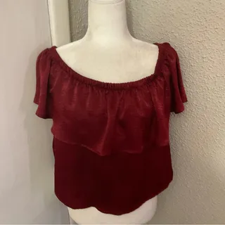 Photo of Urban Outfitters Maroon Off Shoulders Ruffle Accent Top M Casual Classic RenFair