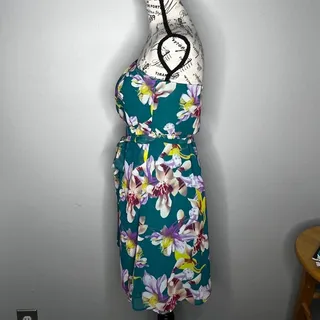 Photo of Express (XS) Strapless Floral Waist Tie Tunic Side Zip Secure Grip Top Dress