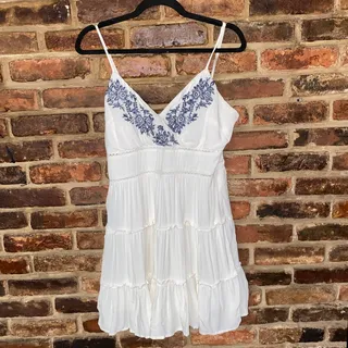 Photo of Francesca's Miami White Sleeveless Tiered Mini Dress Women's Size Large