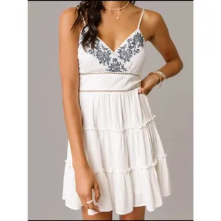 Photo of Francesca's Miami White Sleeveless Tiered Mini Dress Women's Size Large
