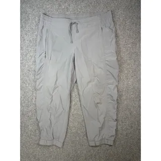 Photo of Athleta La Viva Gray Ruched Capri Jogger Pants Size 6